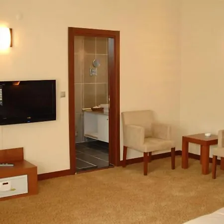 Paluri Otel 4*